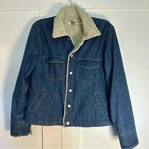 Vintage 90’s Sherpa lined denim jacket coat medium snap closure trucker barn